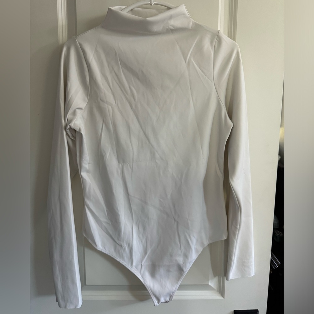 Good American Bodysuit- FLATTERING!
